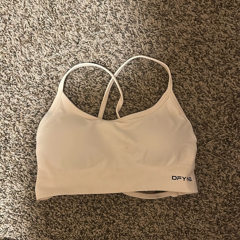 Dfyne dynamic backless cream color size M